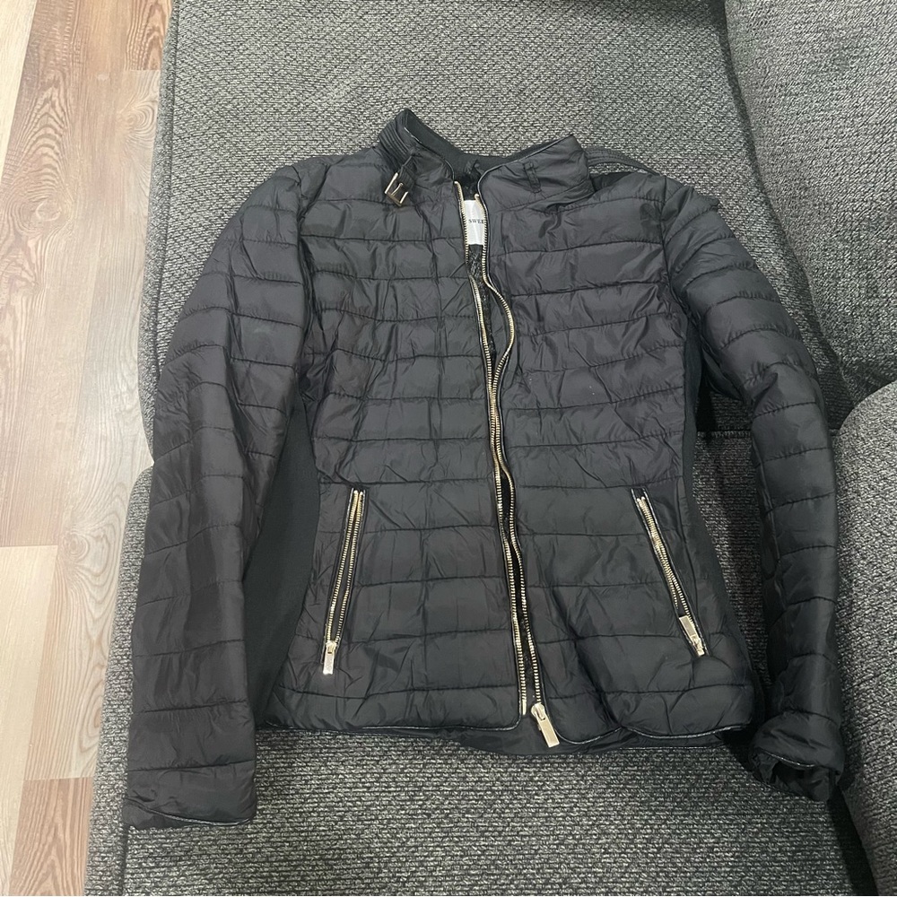 Coats - Picture 2 of 4
